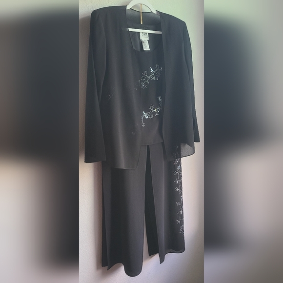 R&M Richards - Woman's 3 Pc Black Sequins Formal Jacket, Tank, & Pant Set, Sz 10 - Picture 2 of 12